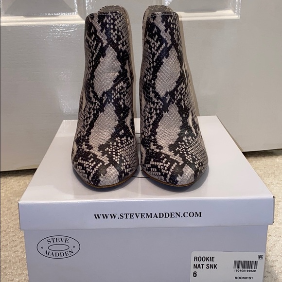 Steve Madden Shoes - Steve Madden Rookie Booties